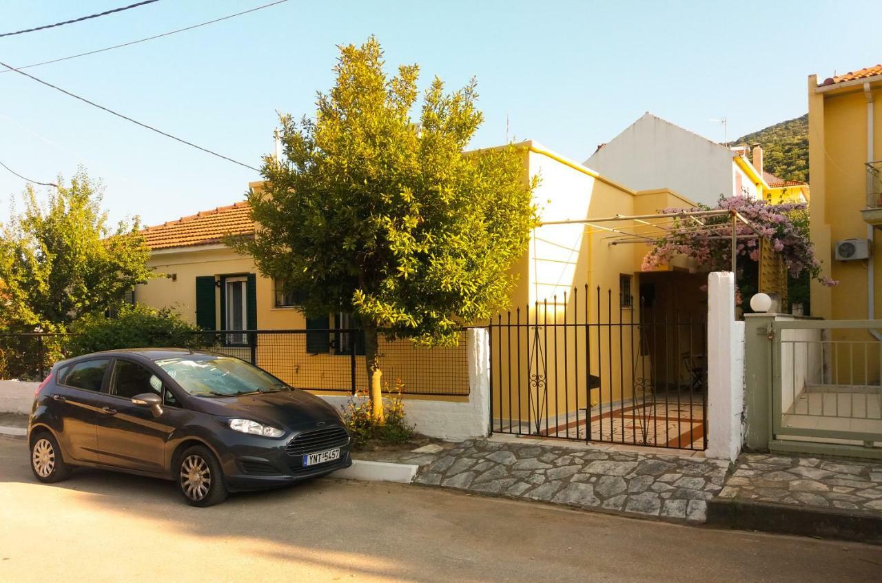 House With Garden Near The Sea Apartman Ajía Effimía Kültér fotó